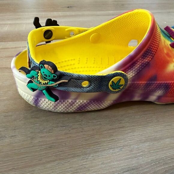 Crocs Half Baked Yellow Tie Dye Clog Shoes Size 10 Grateful Dead Bear Charms 420